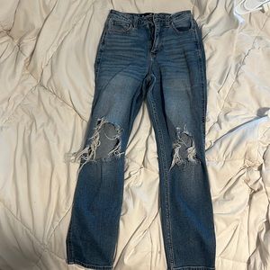 Ultra High-Rise Mom Jean